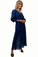 Streasa Midi Dress In Navy / Blue Print