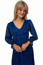 Streasa Midi Dress In Navy / Blue Print