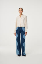 Two-Tone Wavy Jeans