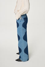 Two-Tone Wavy Jeans