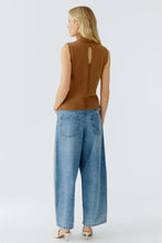Sleeveless Rollneck Knit – Camel