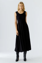 Sleeveless Maxi Dress in Black