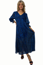 Streasa Midi Dress In Navy / Blue Print