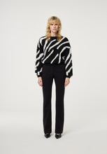 Zebra Pullover - Black