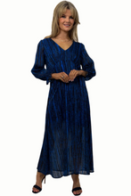 Streasa Midi Dress In Navy / Blue Print