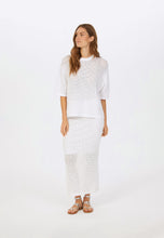 Sweater in Mesh Look - White