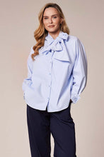 Tie-Neck Bloue Blouse