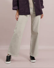 Wide-Leg Denim - Beige