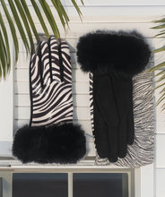 Finley Animal Print Gloves – Black/White