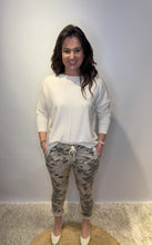 Soft Cream Relaxed-Fit Jumper