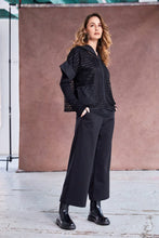 Crop Wide Leg Trouser with Side Pocket - Black