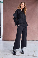 Crop Wide Leg Trouser with Side Pocket - Black