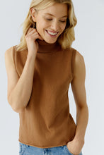 Sleeveless Rollneck Knit – Camel