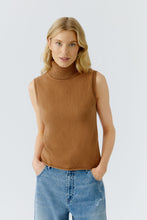 Sleeveless Rollneck Knit – Camel