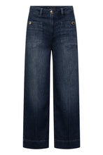 Dark Wash Wide Leg Cropped Jeans
