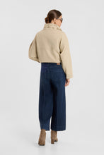 Dark Wash Wide Leg Cropped Jeans