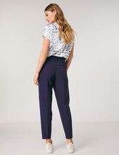 Elegant 7/8-length Trousers in a Tailored Fit - Navy