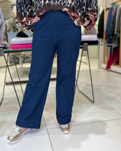 dark-jeans-wide-legl-deck